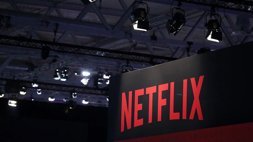Netflix cai mais de 20% em perspectiva decepcionante de crescimento de assinantes